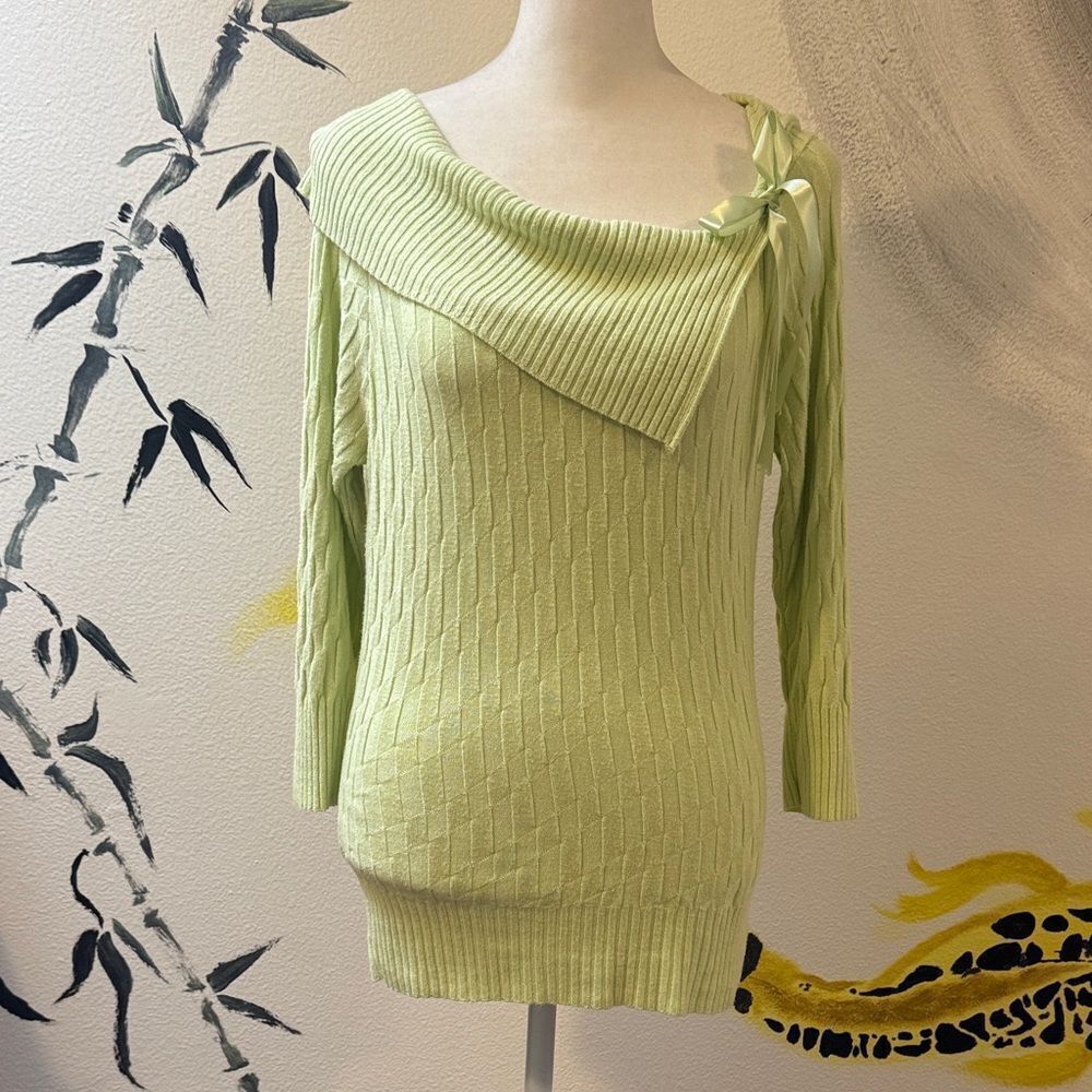 Green Off-Shoulder Women's Sweater
